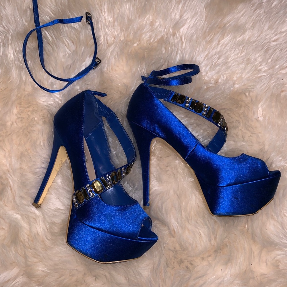 H by Halston blue satin shoe with studs!